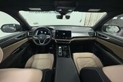 2025 Volkswagen Atlas Cross Sport 2.0T SE w/Technology Oshkosh WI