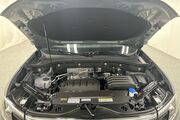 2025 Volkswagen Atlas Cross Sport 2.0T SE w/Technology Oshkosh WI
