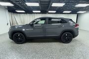 2025 Volkswagen Atlas Cross Sport 2.0T SE w/Technology Oshkosh WI