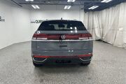 2025 Volkswagen Atlas Cross Sport 2.0T SE w/Technology Oshkosh WI