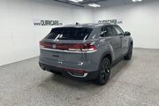 2025 Volkswagen Atlas Cross Sport 2.0T SE w/Technology Oshkosh WI