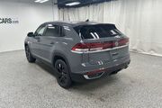 2025 Volkswagen Atlas Cross Sport 2.0T SE w/Technology Oshkosh WI