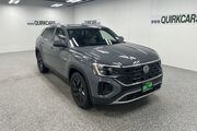 2025 Volkswagen Atlas Cross Sport 2.0T SE w/Technology Oshkosh WI