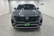 2025 Volkswagen Atlas Cross Sport 2.0T SE w/Technology Oshkosh WI