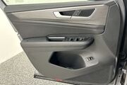 2025 Volkswagen Atlas Cross Sport 2.0T SE w/Technology Oshkosh WI
