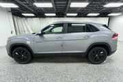 2025 Volkswagen Atlas Cross Sport 2.0T SE w/Technology Oshkosh WI