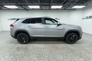 2025 Volkswagen Atlas Cross Sport 2.0T SE w/Technology Oshkosh WI