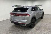 2025 Volkswagen Atlas Cross Sport 2.0T SE w/Technology Oshkosh WI
