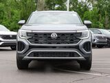 2025 Volkswagen Atlas Cross Sport 2.0T SE w/Technology Oshkosh WI