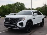 2025 Volkswagen Atlas Cross Sport 2.0T SE w/Technology Oshkosh WI