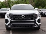 2025 Volkswagen Atlas Cross Sport 2.0T SE w/Technology Oshkosh WI
