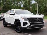 2025 Volkswagen Atlas Cross Sport 2.0T SE w/Technology Oshkosh WI