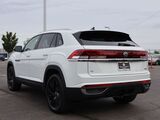 2025 Volkswagen Atlas Cross Sport 2.0T SE w/Technology Oshkosh WI