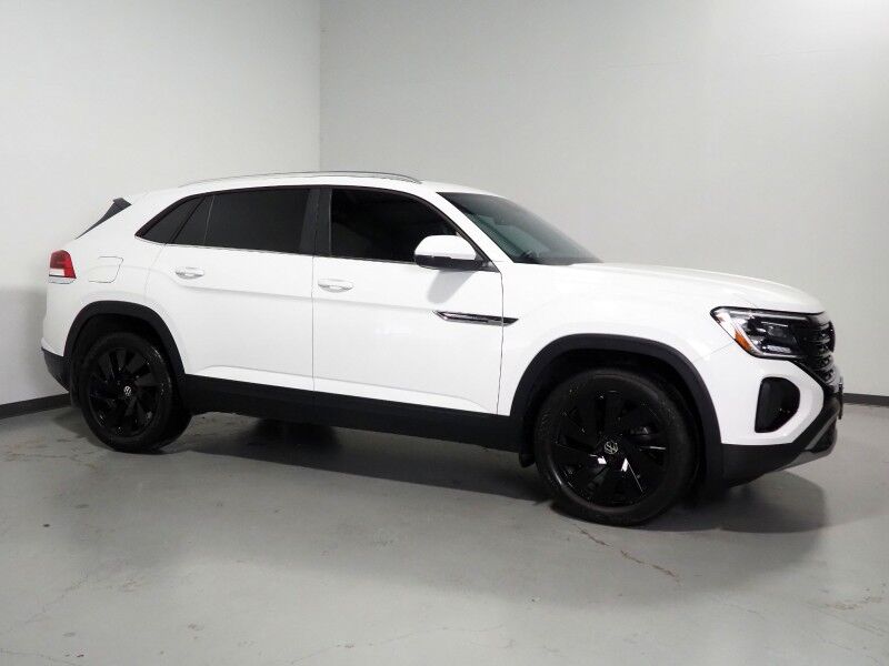 2025 Volkswagen Atlas Cross Sport 2.0T SE w/Technology *PANORAMA MOONROOF, ADAPTIVE CRUISE, SAFETY ALERTS, BACKUP-CAMERA, COLOR TOUCHSCREEN, CLIMATE SEATS, HEATED STEERING, POWER LIFTGATE, REMOTE START, WIRELESS CHARGING, ANDROID & APPLE Round Rock TX