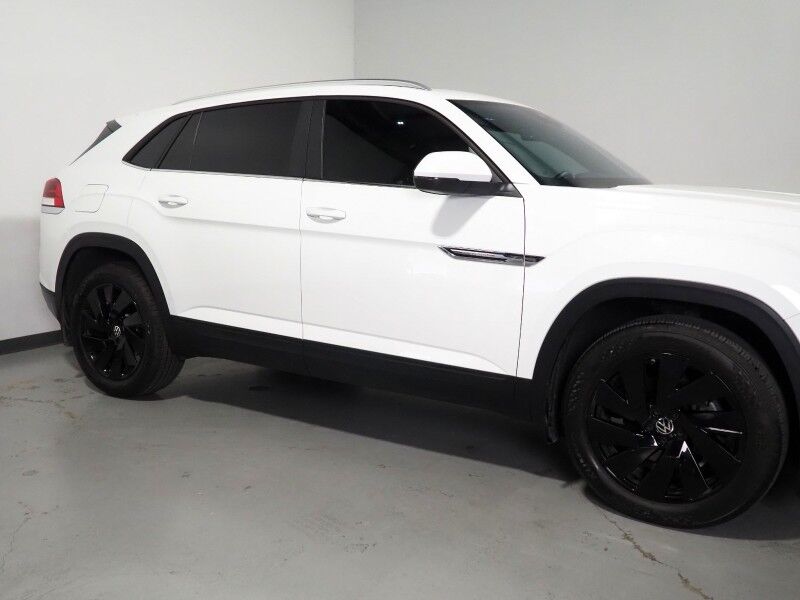 2025 Volkswagen Atlas Cross Sport 2.0T SE w/Technology *PANORAMA MOONROOF, ADAPTIVE CRUISE, SAFETY ALERTS, BACKUP-CAMERA, COLOR TOUCHSCREEN, CLIMATE SEATS, HEATED STEERING, POWER LIFTGATE, REMOTE START, WIRELESS CHARGING, ANDROID & APPLE Round Rock TX
