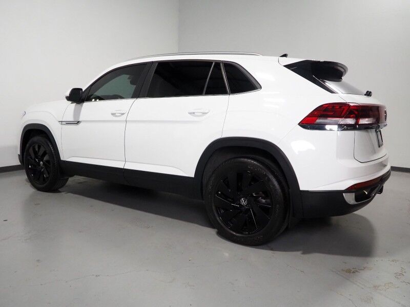 2025 Volkswagen Atlas Cross Sport 2.0T SE w/Technology *PANORAMA MOONROOF, ADAPTIVE CRUISE, SAFETY ALERTS, BACKUP-CAMERA, COLOR TOUCHSCREEN, CLIMATE SEATS, HEATED STEERING, POWER LIFTGATE, REMOTE START, WIRELESS CHARGING, ANDROID & APPLE Round Rock TX