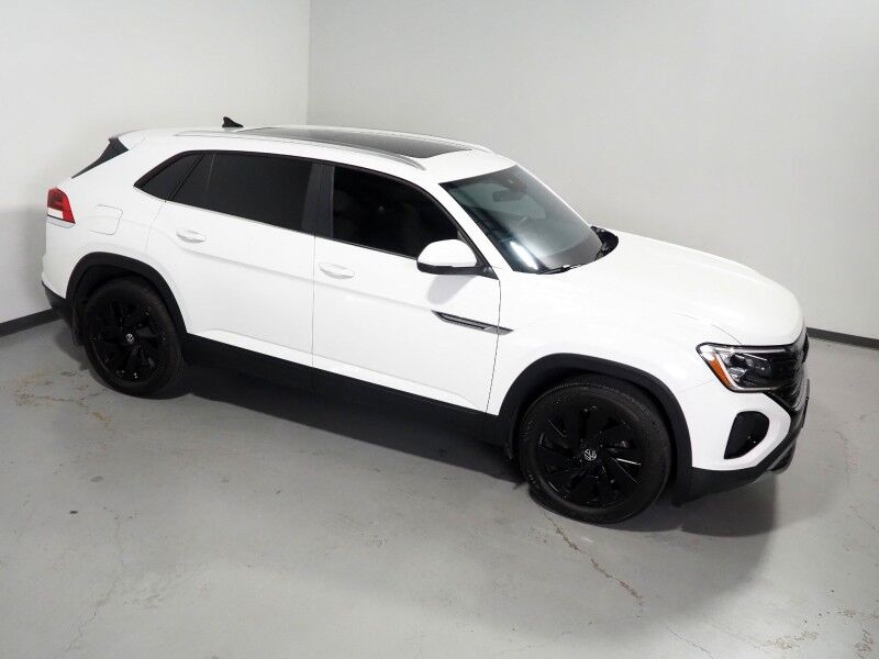 2025 Volkswagen Atlas Cross Sport 2.0T SE w/Technology *PANORAMA MOONROOF, ADAPTIVE CRUISE, SAFETY ALERTS, BACKUP-CAMERA, COLOR TOUCHSCREEN, CLIMATE SEATS, HEATED STEERING, POWER LIFTGATE, REMOTE START, WIRELESS CHARGING, ANDROID & APPLE Round Rock TX