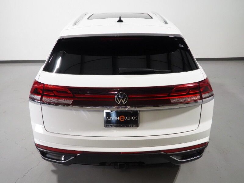 2025 Volkswagen Atlas Cross Sport 2.0T SE w/Technology *PANORAMA MOONROOF, ADAPTIVE CRUISE, SAFETY ALERTS, BACKUP-CAMERA, COLOR TOUCHSCREEN, CLIMATE SEATS, HEATED STEERING, POWER LIFTGATE, REMOTE START, WIRELESS CHARGING, ANDROID & APPLE Round Rock TX
