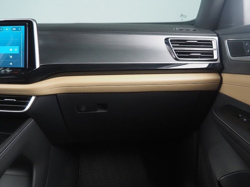 2025 Volkswagen Atlas Cross Sport 2.0T SE w/Technology *PANORAMA MOONROOF, ADAPTIVE CRUISE, SAFETY ALERTS, BACKUP-CAMERA, COLOR TOUCHSCREEN, CLIMATE SEATS, HEATED STEERING, POWER LIFTGATE, REMOTE START, WIRELESS CHARGING, ANDROID & APPLE Round Rock TX