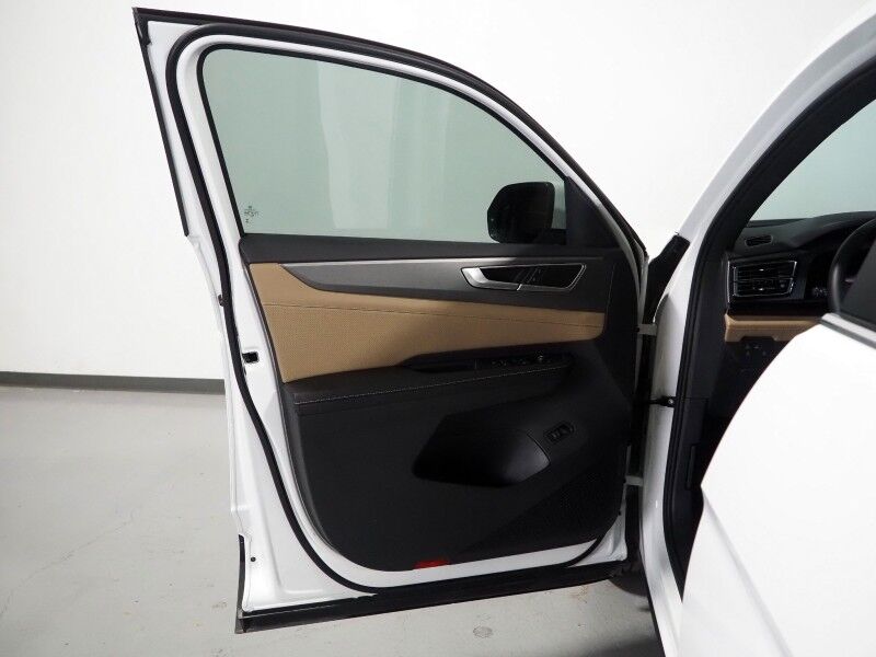 2025 Volkswagen Atlas Cross Sport 2.0T SE w/Technology *PANORAMA MOONROOF, ADAPTIVE CRUISE, SAFETY ALERTS, BACKUP-CAMERA, COLOR TOUCHSCREEN, CLIMATE SEATS, HEATED STEERING, POWER LIFTGATE, REMOTE START, WIRELESS CHARGING, ANDROID & APPLE Round Rock TX