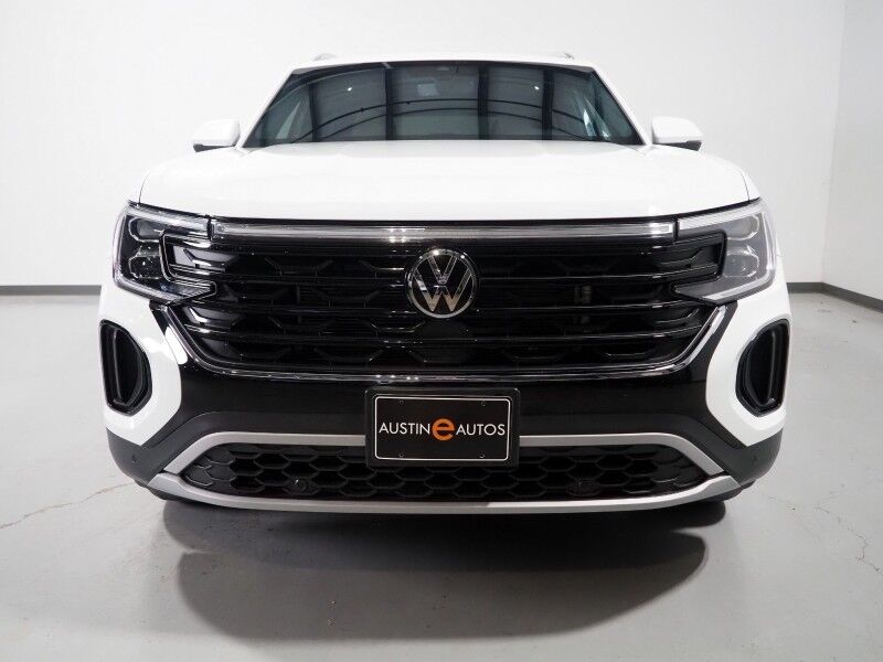 2025 Volkswagen Atlas Cross Sport 2.0T SE w/Technology *PANORAMA MOONROOF, ADAPTIVE CRUISE, SAFETY ALERTS, BACKUP-CAMERA, COLOR TOUCHSCREEN, CLIMATE SEATS, HEATED STEERING, POWER LIFTGATE, REMOTE START, WIRELESS CHARGING, ANDROID & APPLE Round Rock TX
