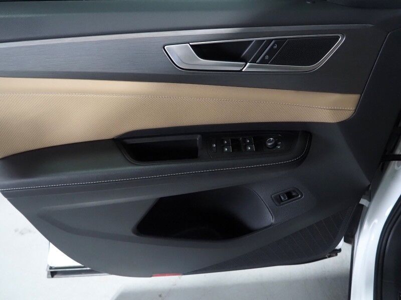 2025 Volkswagen Atlas Cross Sport 2.0T SE w/Technology *PANORAMA MOONROOF, ADAPTIVE CRUISE, SAFETY ALERTS, BACKUP-CAMERA, COLOR TOUCHSCREEN, CLIMATE SEATS, HEATED STEERING, POWER LIFTGATE, REMOTE START, WIRELESS CHARGING, ANDROID & APPLE Round Rock TX