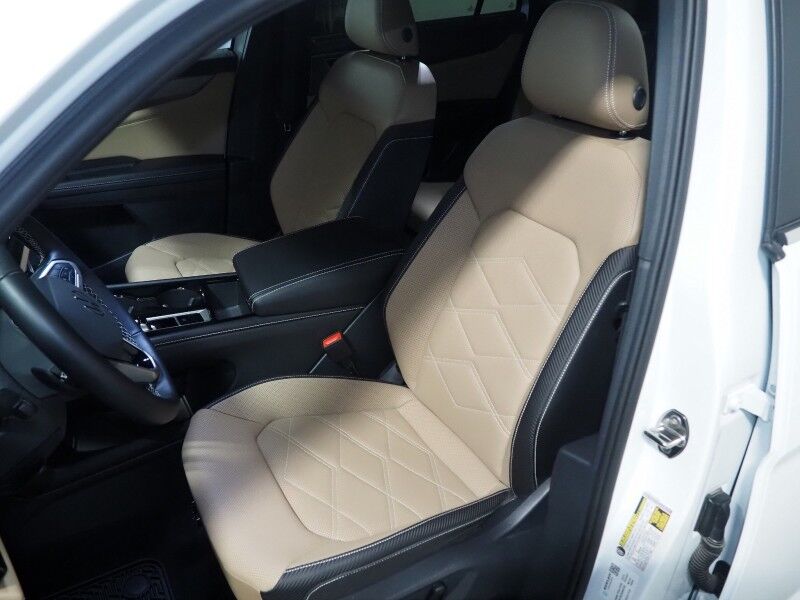 2025 Volkswagen Atlas Cross Sport 2.0T SE w/Technology *PANORAMA MOONROOF, ADAPTIVE CRUISE, SAFETY ALERTS, BACKUP-CAMERA, COLOR TOUCHSCREEN, CLIMATE SEATS, HEATED STEERING, POWER LIFTGATE, REMOTE START, WIRELESS CHARGING, ANDROID & APPLE Round Rock TX