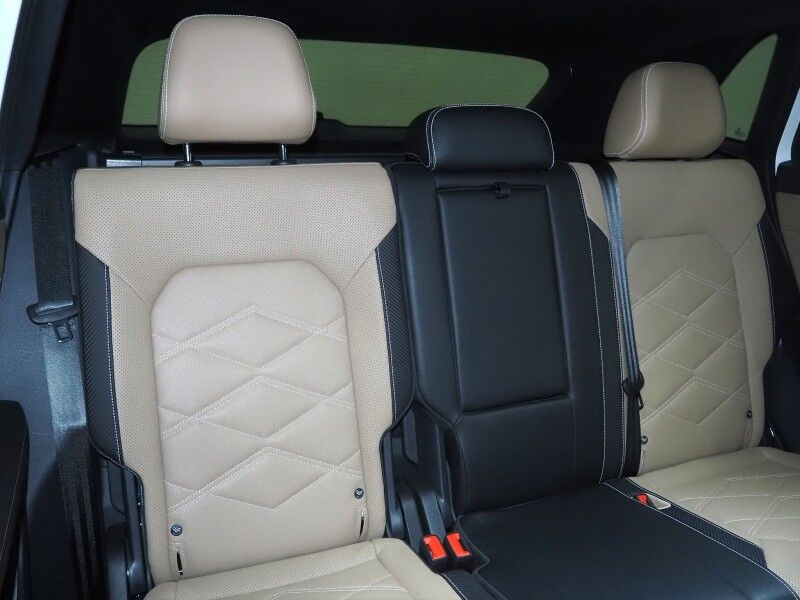 2025 Volkswagen Atlas Cross Sport 2.0T SE w/Technology *PANORAMA MOONROOF, ADAPTIVE CRUISE, SAFETY ALERTS, BACKUP-CAMERA, COLOR TOUCHSCREEN, CLIMATE SEATS, HEATED STEERING, POWER LIFTGATE, REMOTE START, WIRELESS CHARGING, ANDROID & APPLE Round Rock TX