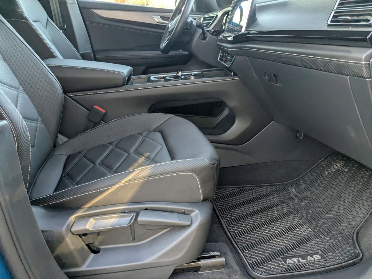 2025 Volkswagen Atlas Cross Sport 2.0T SE w/Technology San Antonio TX