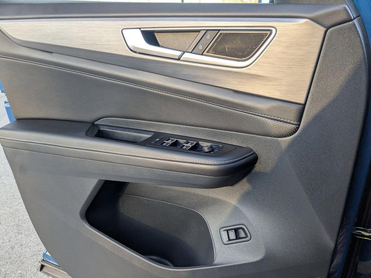 2025 Volkswagen Atlas Cross Sport 2.0T SE w/Technology San Antonio TX