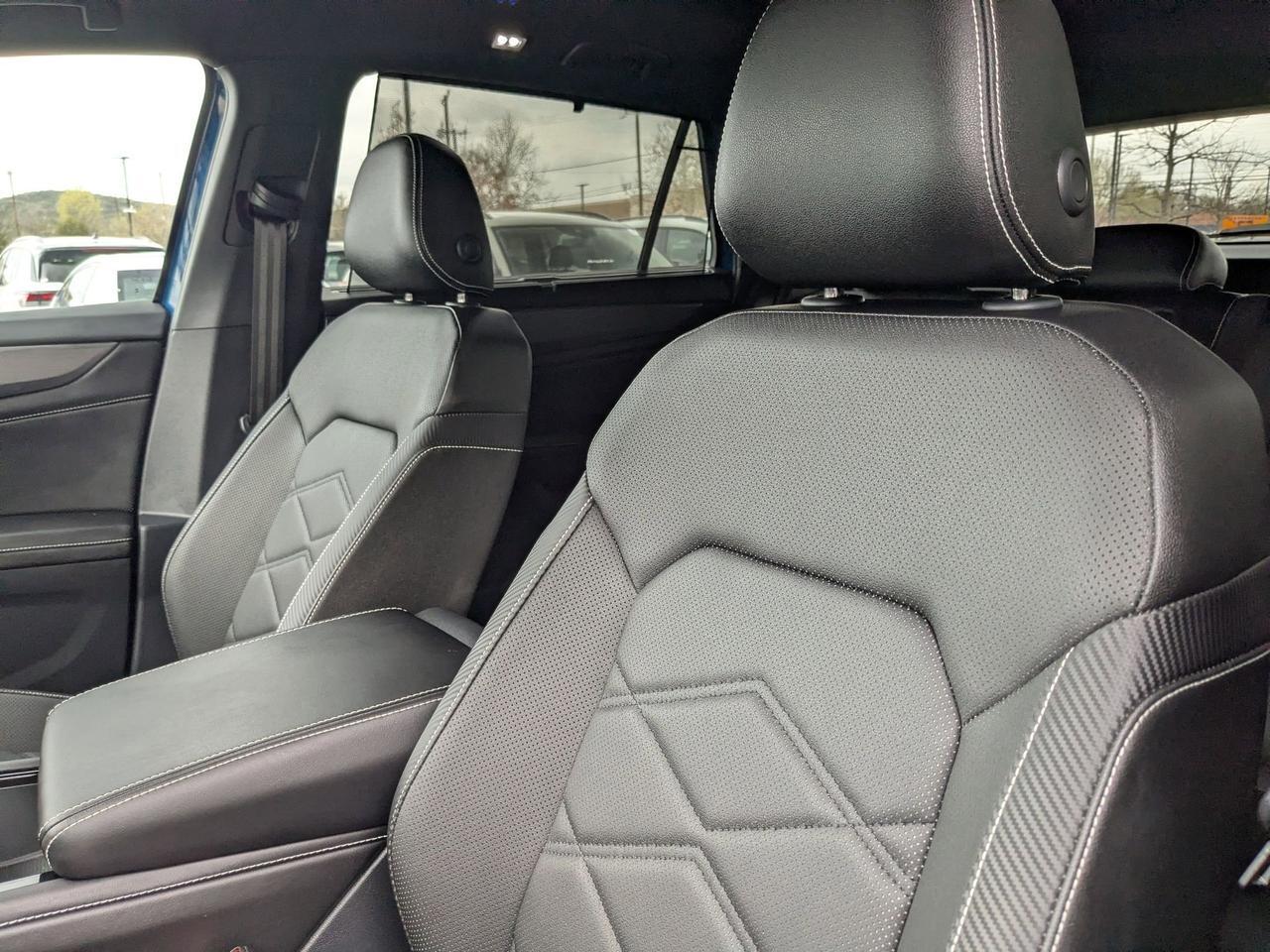 2025 Volkswagen Atlas Cross Sport 2.0T SE w/Technology San Antonio TX