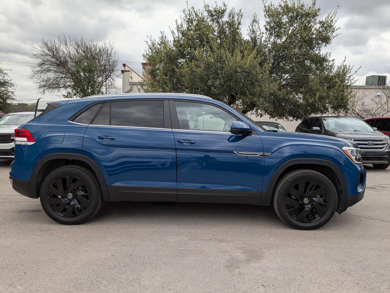 2025 Volkswagen Atlas Cross Sport 2.0T SE w/Technology
