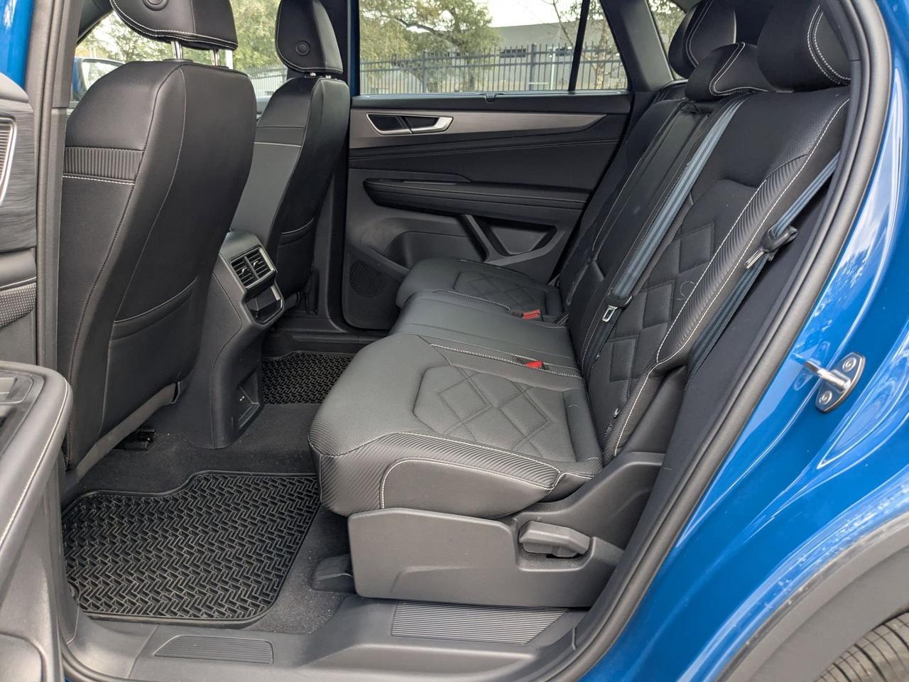 2025 Volkswagen Atlas Cross Sport 2.0T SE w/Technology San Antonio TX