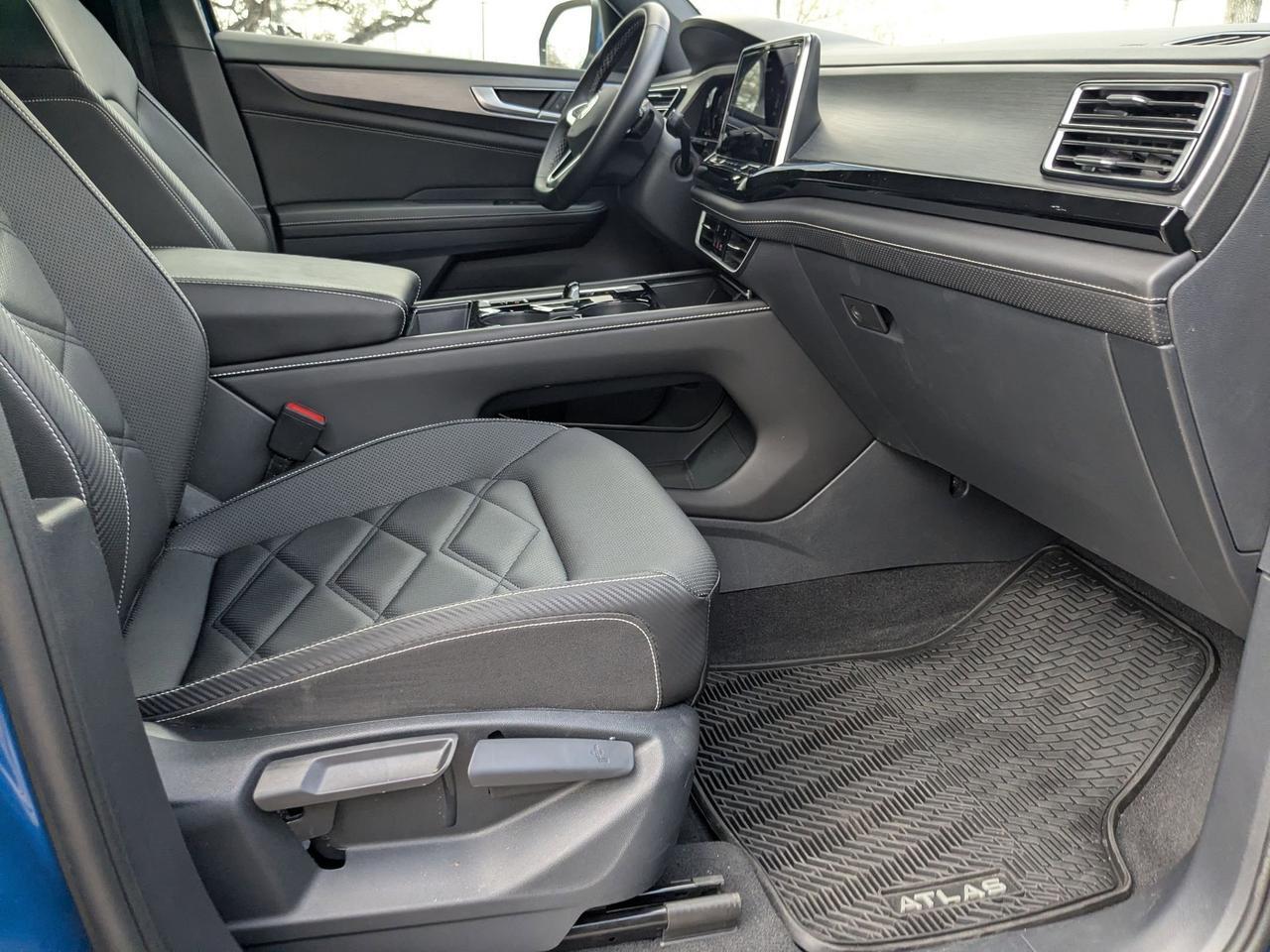 2025 Volkswagen Atlas Cross Sport 2.0T SE w/Technology San Antonio TX