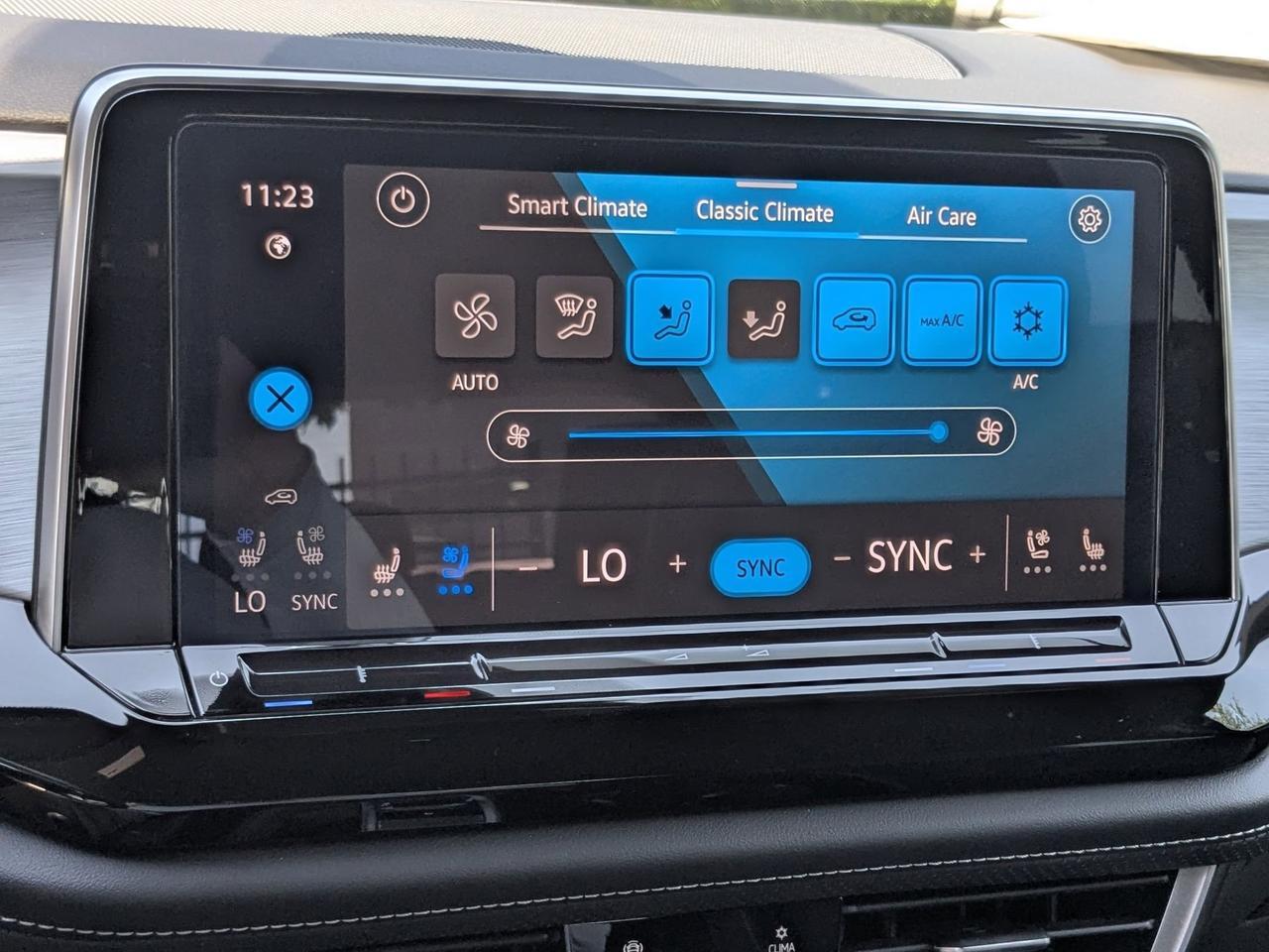 2025 Volkswagen Atlas Cross Sport 2.0T SE w/Technology San Antonio TX