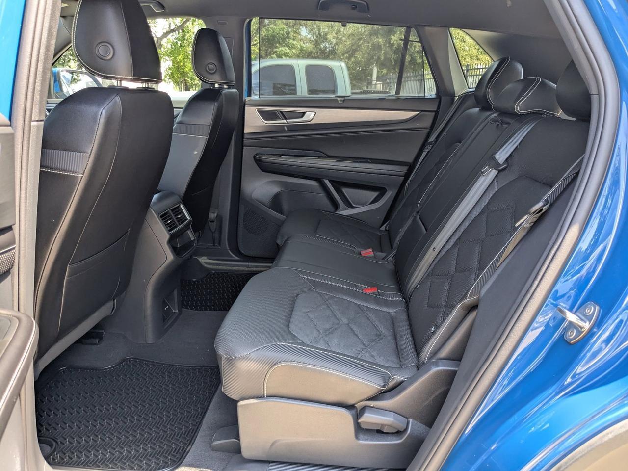 2025 Volkswagen Atlas Cross Sport 2.0T SE w/Technology San Antonio TX