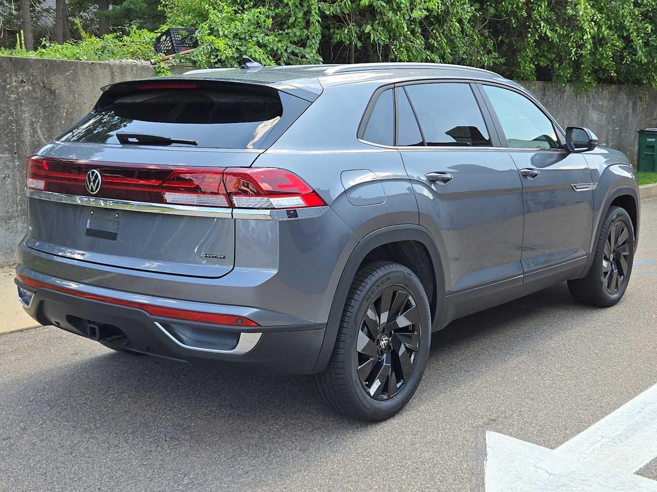 2025 Volkswagen Atlas Cross Sport 2.0T SE w/Technology Wellesley MA
