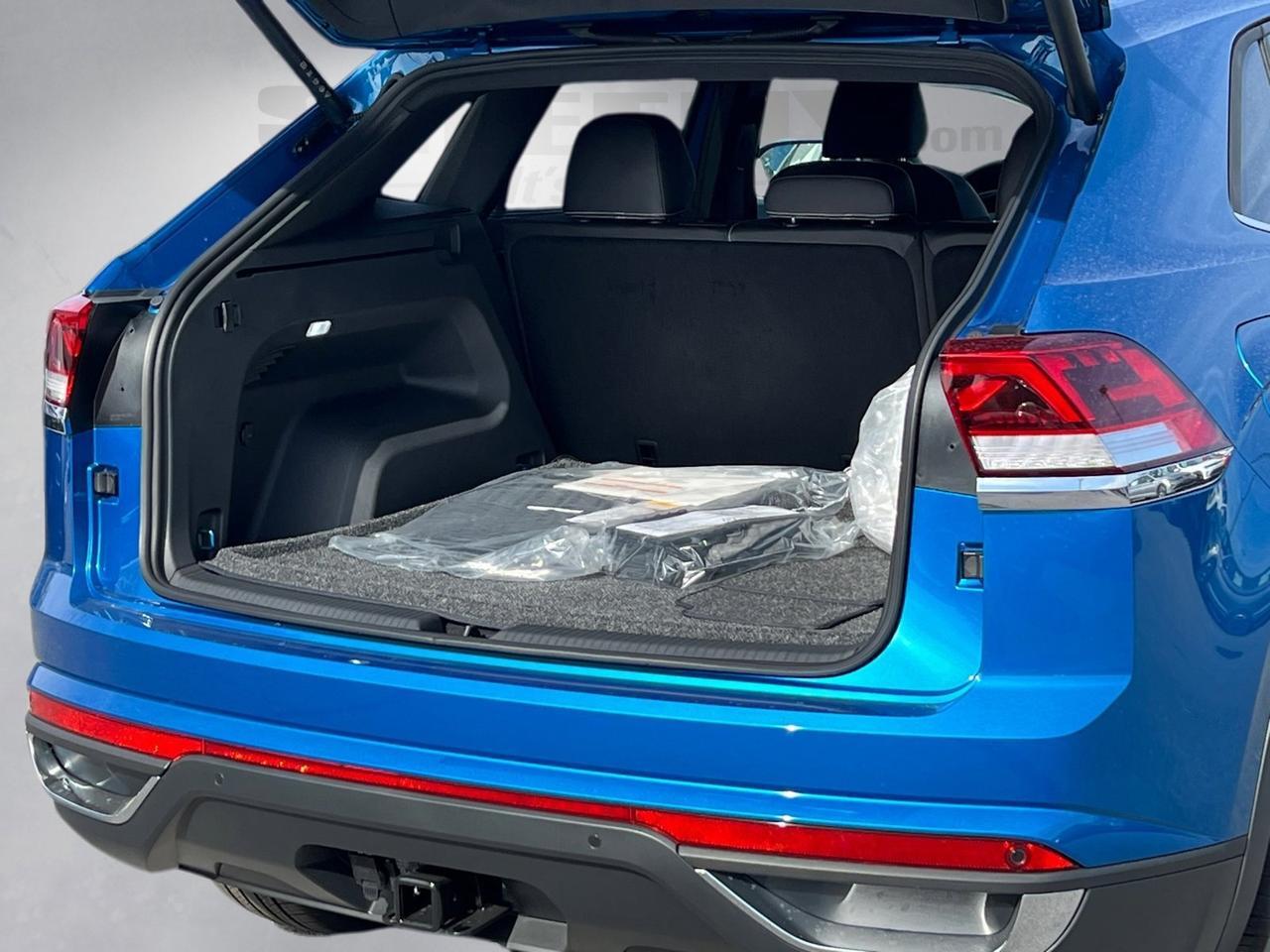 2025 Volkswagen Atlas Cross Sport 2.0T SE w/Technology Hagerstown MD