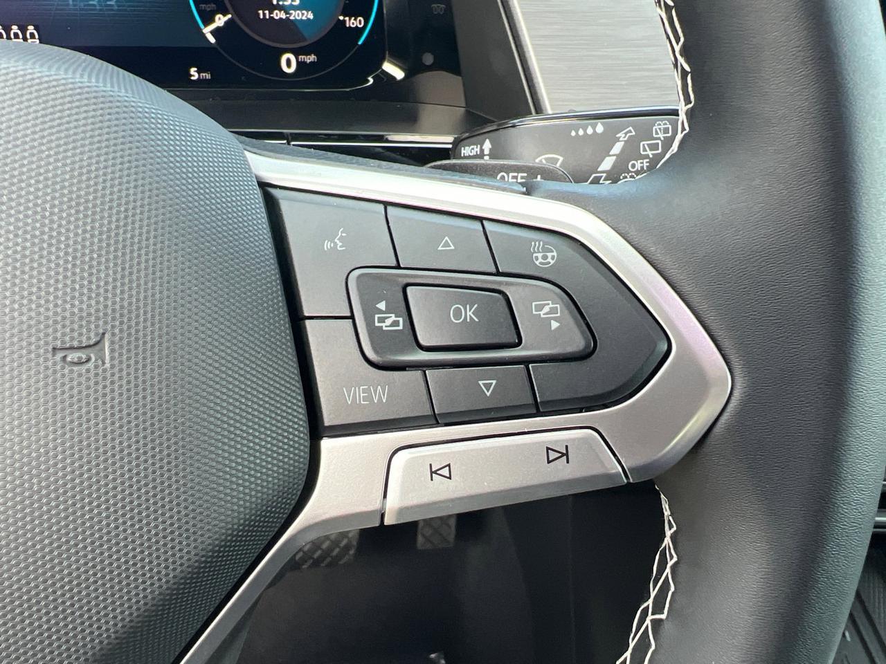 2025 Volkswagen Atlas Cross Sport 2.0T SE w/Technology Hagerstown MD