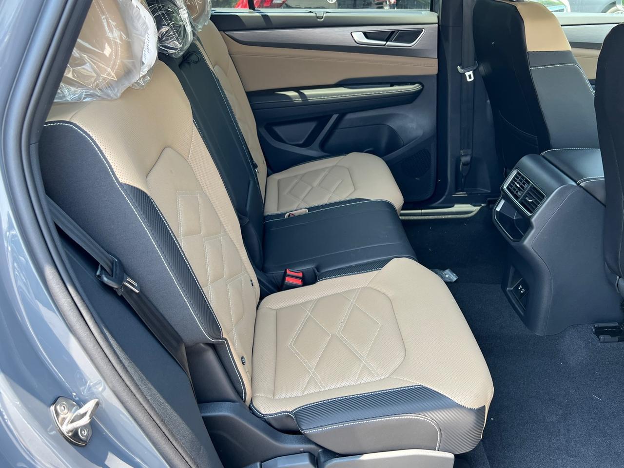 2025 Volkswagen Atlas Cross Sport 2.0T SE w/Technology Hagerstown MD