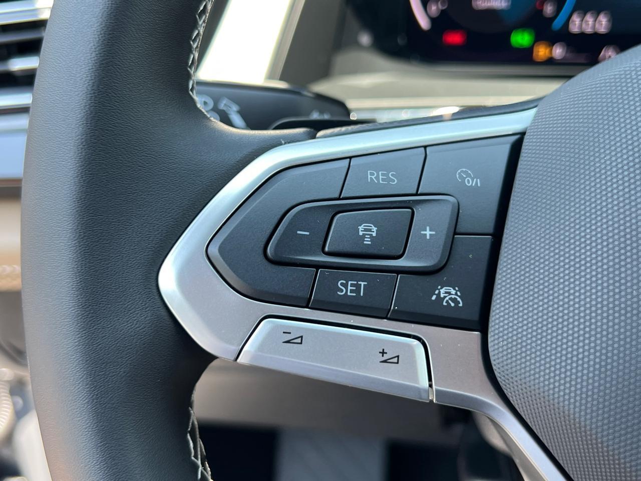 2025 Volkswagen Atlas Cross Sport 2.0T SE w/Technology Hagerstown MD
