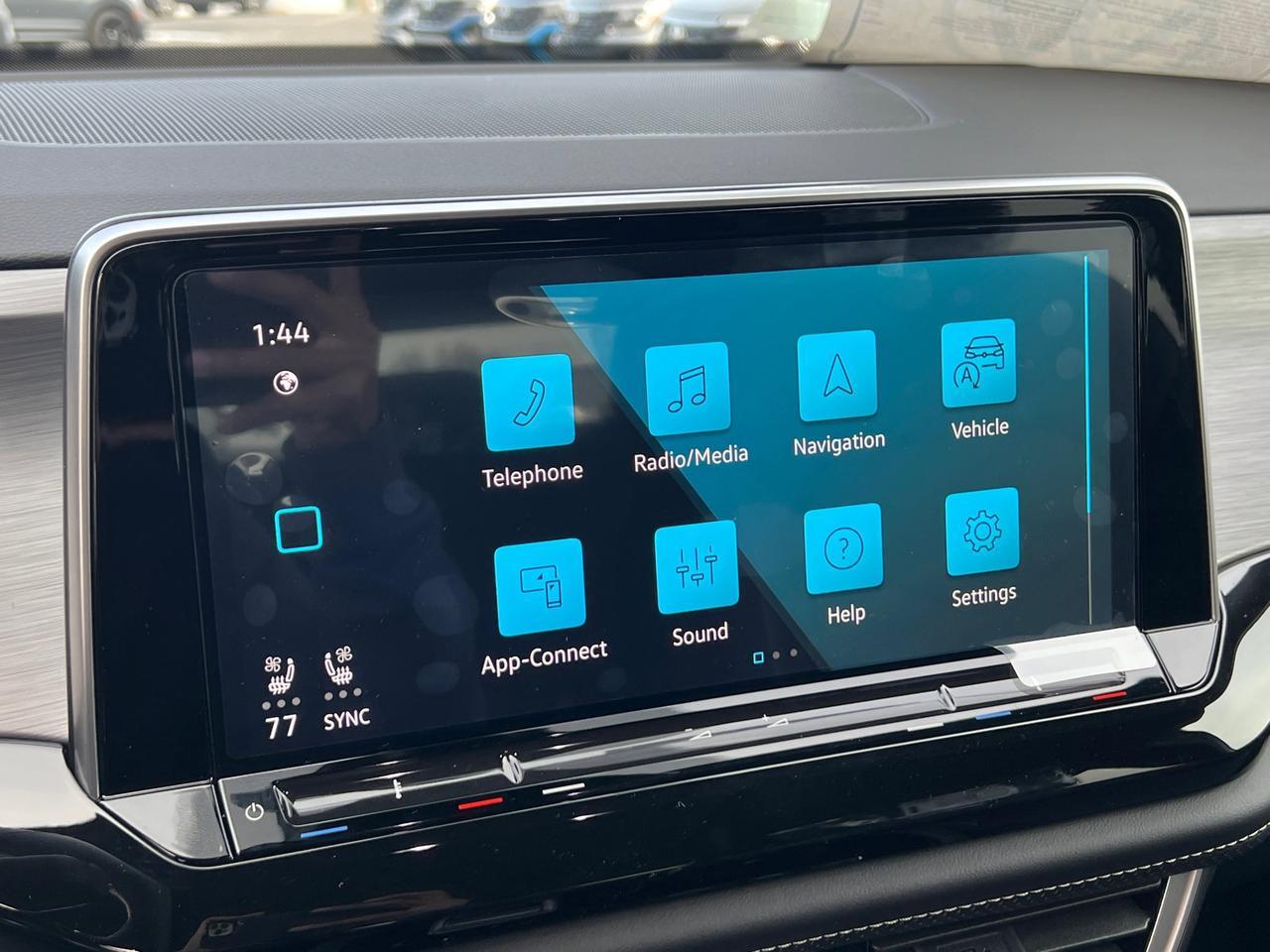 2025 Volkswagen Atlas Cross Sport 2.0T SE w/Technology Hagerstown MD