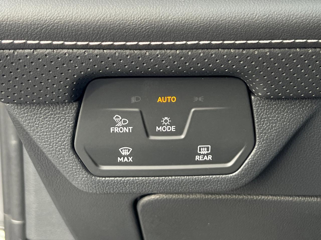 2025 Volkswagen Atlas Cross Sport 2.0T SE w/Technology Hagerstown MD