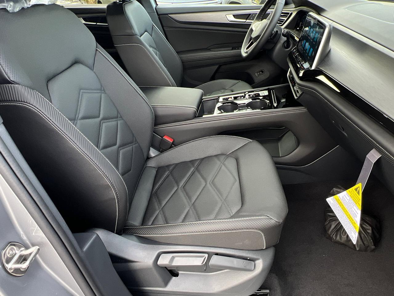 2025 Volkswagen Atlas Cross Sport 2.0T SE w/Technology Hagerstown MD