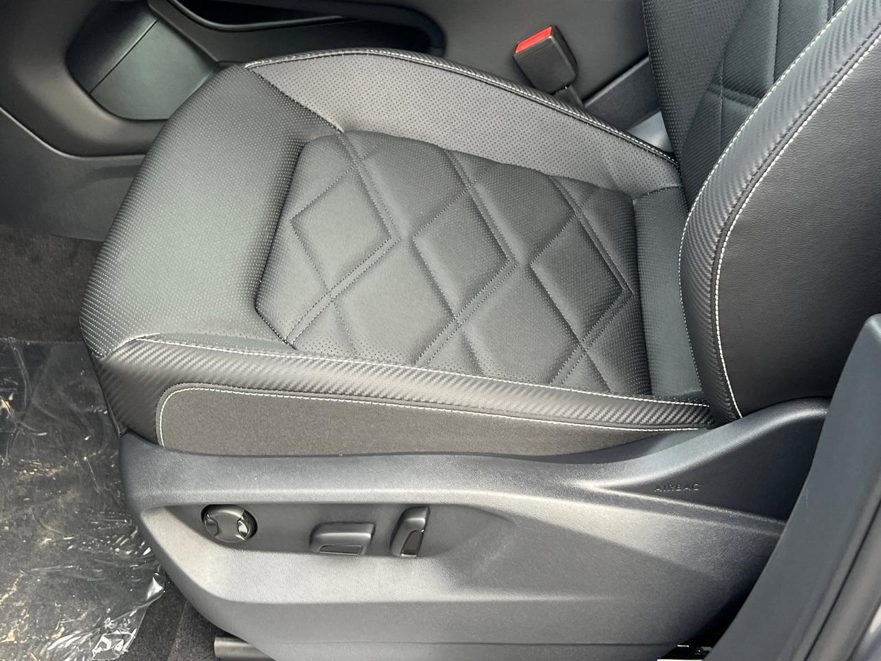 2025 Volkswagen Atlas Cross Sport 2.0T SE w/Technology Hagerstown MD