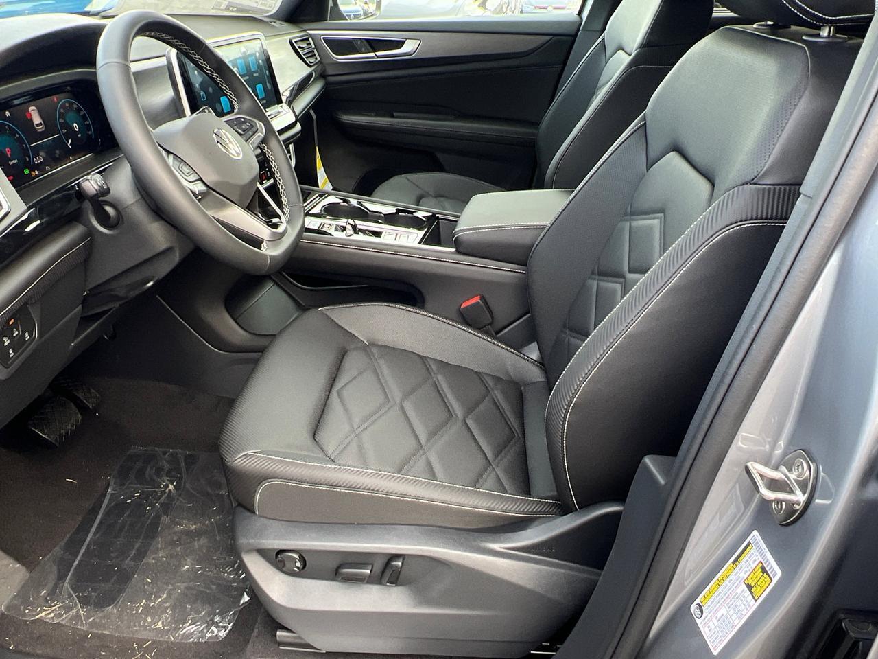 2025 Volkswagen Atlas Cross Sport 2.0T SE w/Technology Hagerstown MD