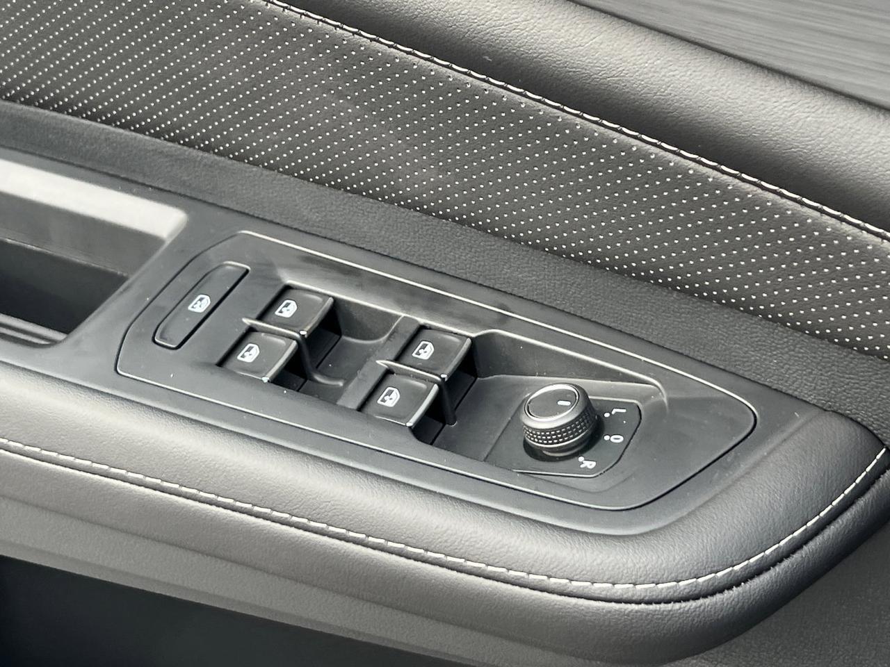 2025 Volkswagen Atlas Cross Sport 2.0T SE w/Technology Hagerstown MD