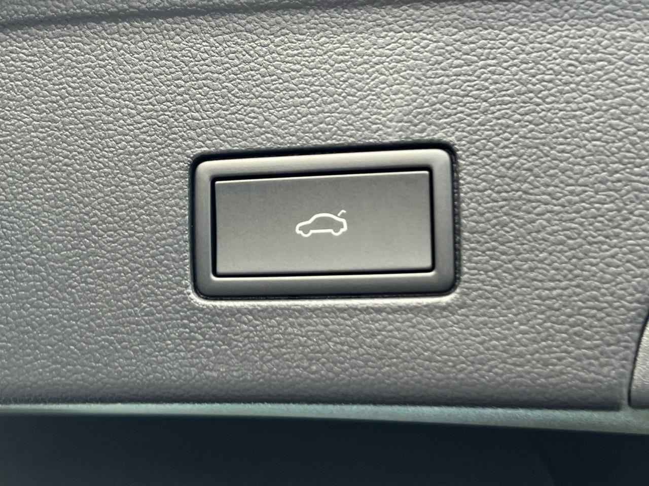 2025 Volkswagen Atlas Cross Sport 2.0T SE w/Technology Hagerstown MD