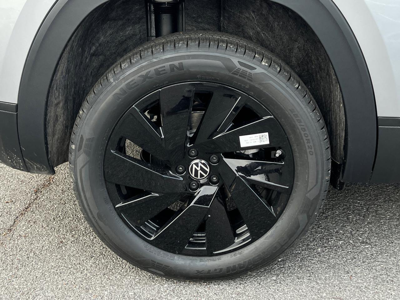 2025 Volkswagen Atlas Cross Sport 2.0T SE w/Technology Hagerstown MD