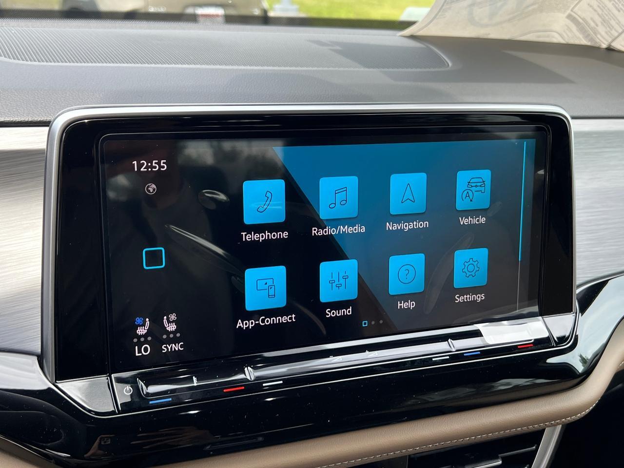2025 Volkswagen Atlas Cross Sport 2.0T SE Hagerstown MD